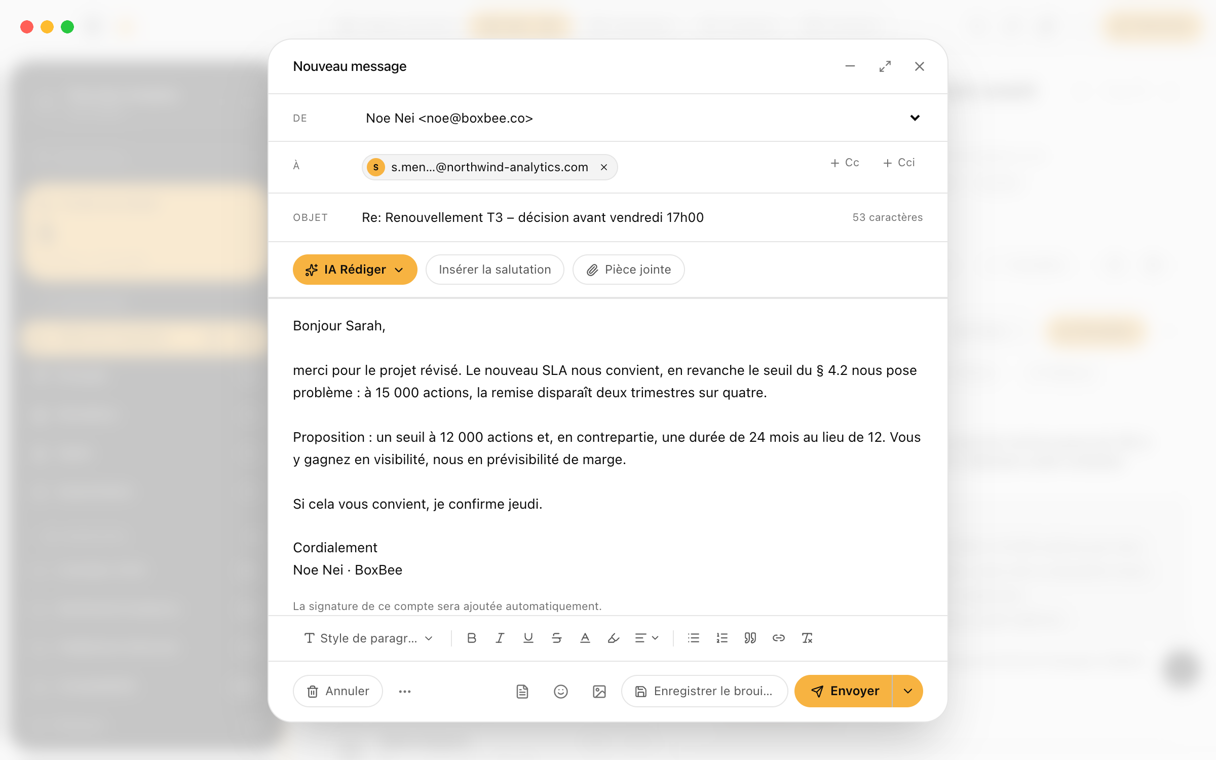 BoxBee affiche un brouillon de réponse IA à côté du message reçu